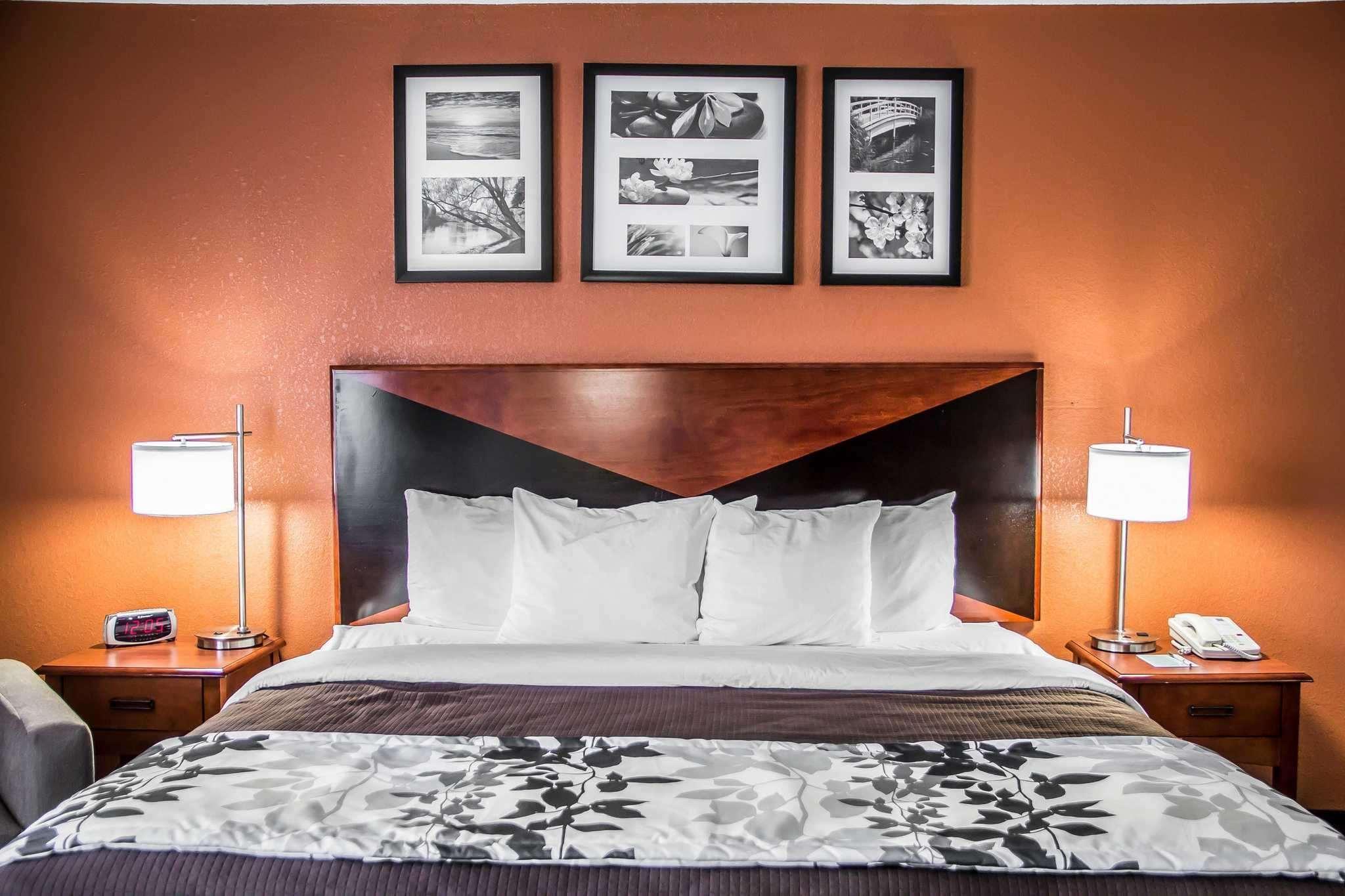 Sleep & Oklahoma North Hotel 3*