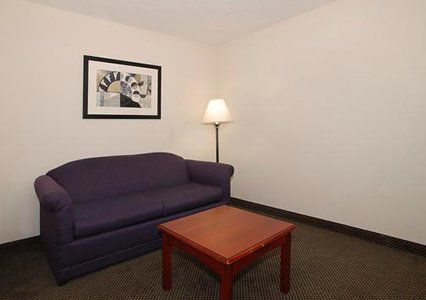 Sleep & Oklahoma North Hotel
